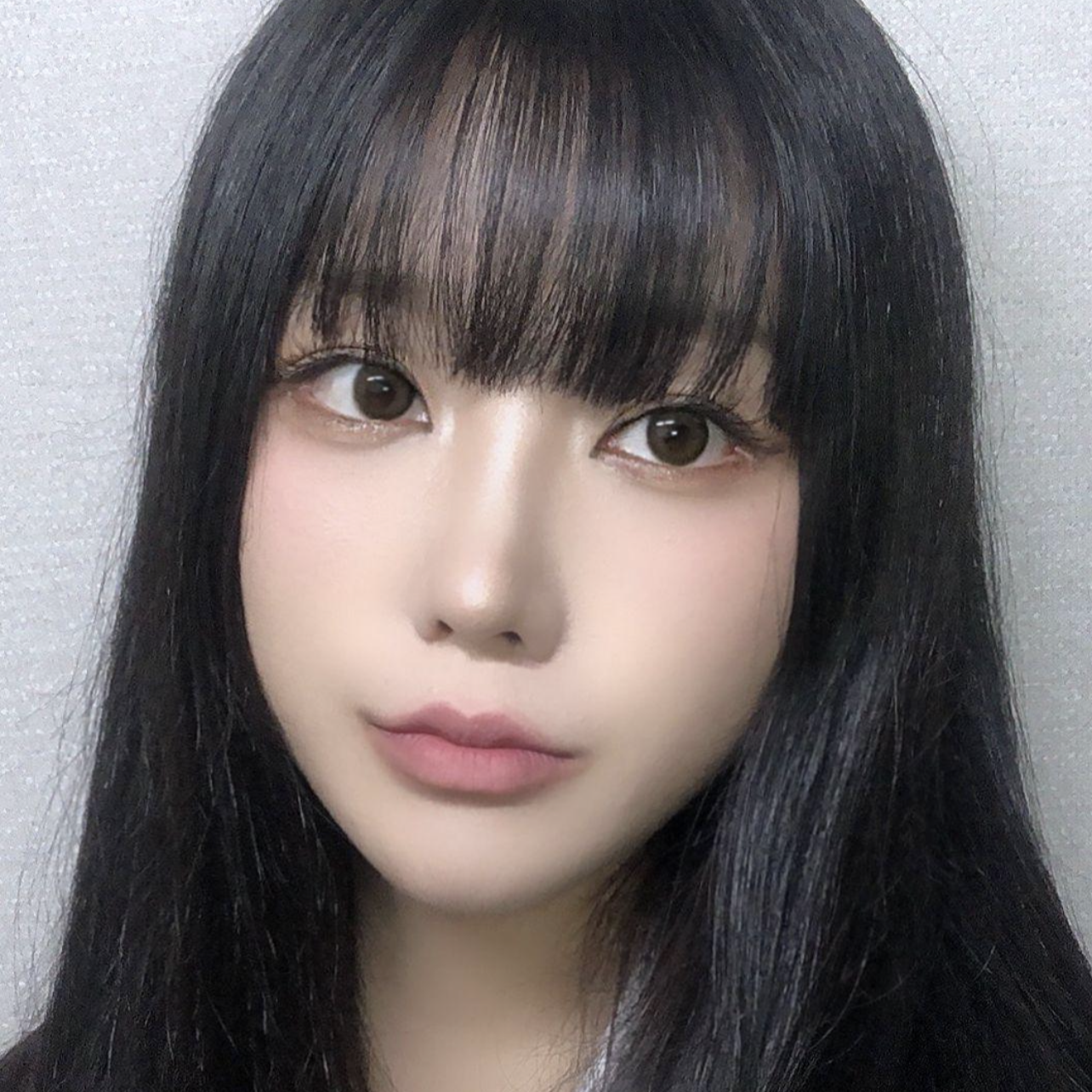 眼鼻手術已經三個月了，感覺腫脹幾乎都消退了哈哈